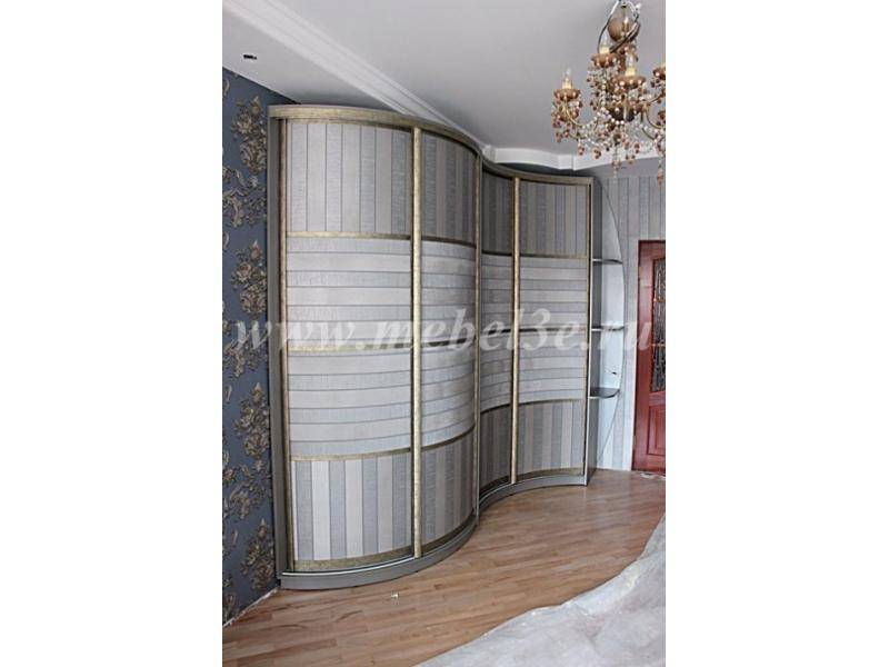 радиусный шкаф купе с обоями в Нижневартовске