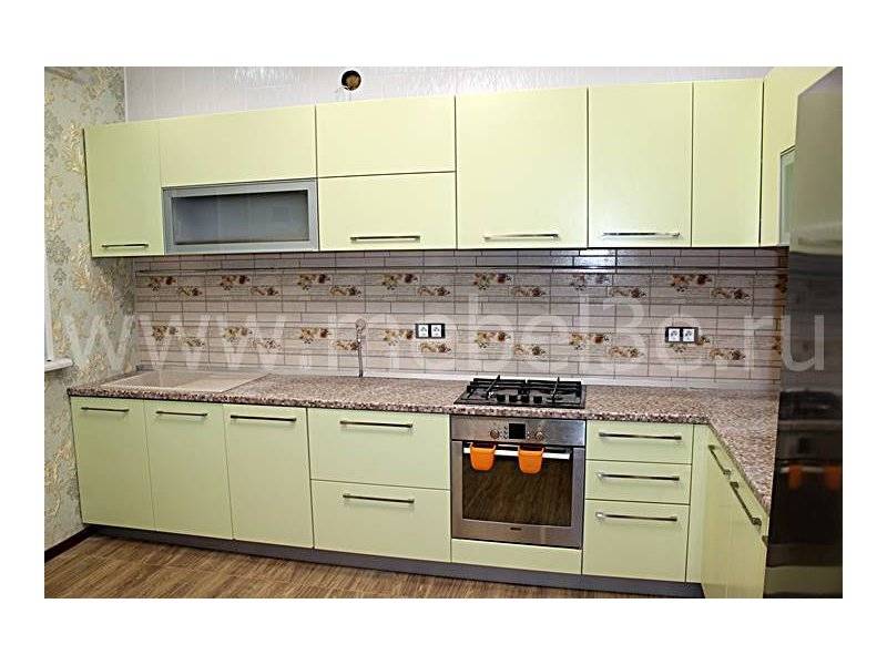 угловая кухня 3800×2150 в Нижневартовске