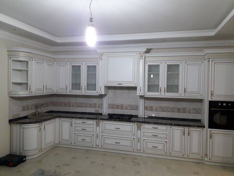 угловая кухня из дерева в Нижневартовске