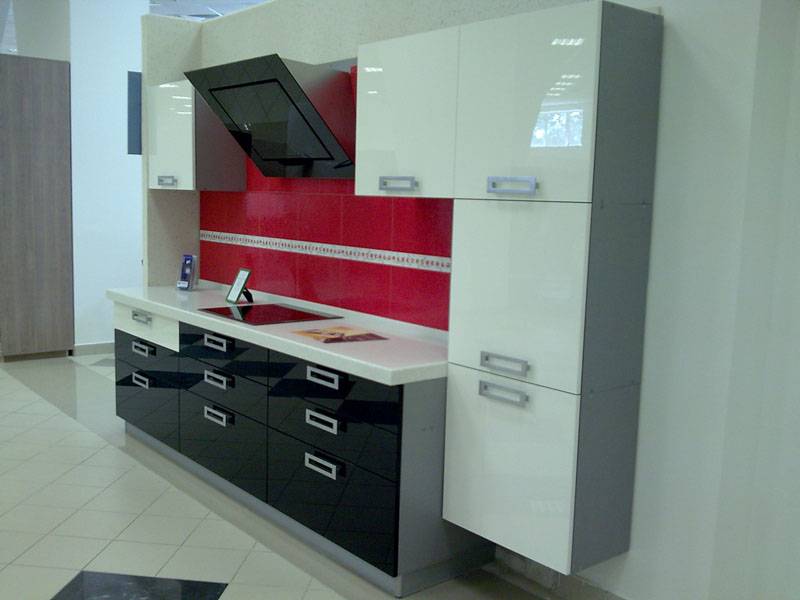 выставочная прямая кухня в Нижневартовске