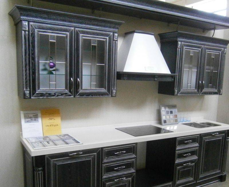 классическая угловая кухня в Нижневартовске