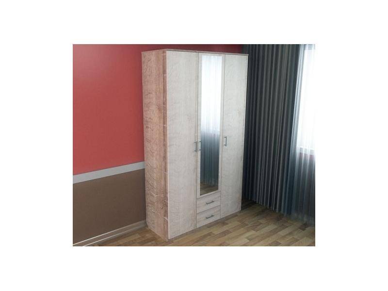 шкаф уют до трехдверный с двумя ящиками в Нижневартовске