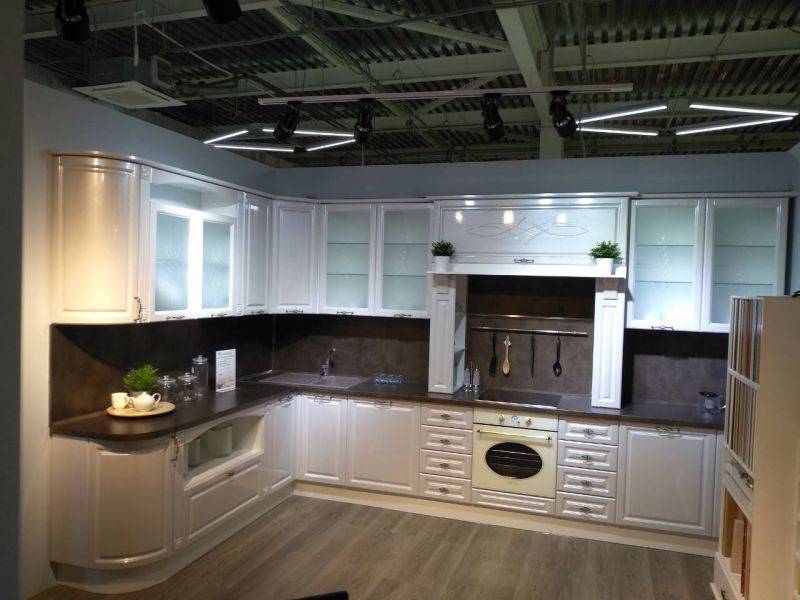 угловая кухня белый глянец в Нижневартовске