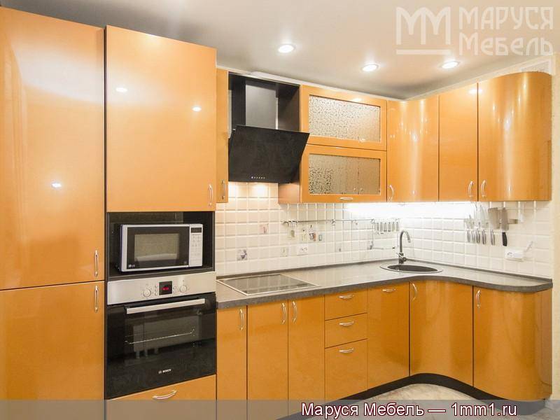 оранжевая угловая кухня металлик в Нижневартовске