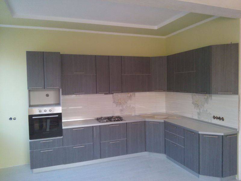 угловая кухня большая в Нижневартовске