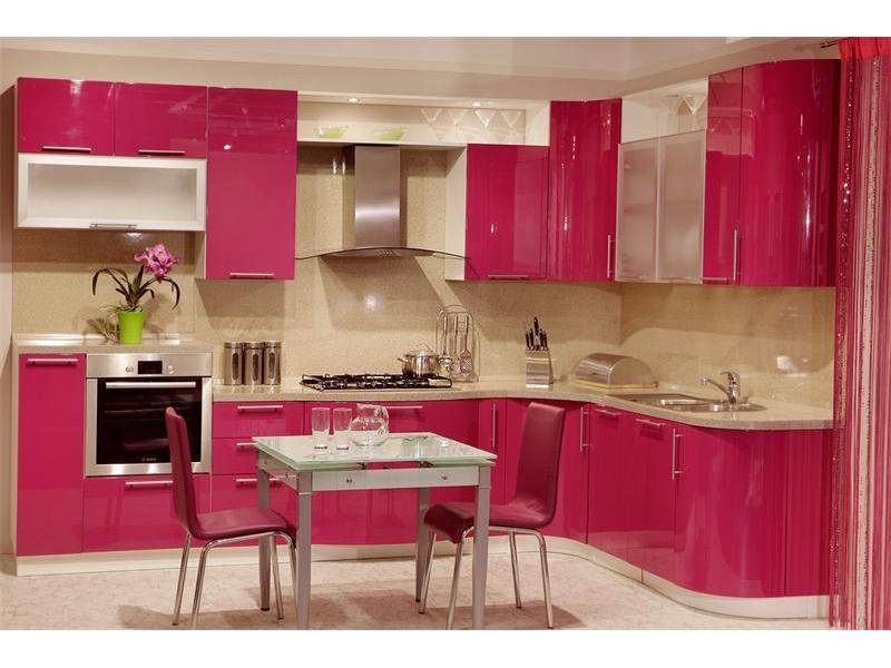 яркая угловая кухня в Нижневартовске