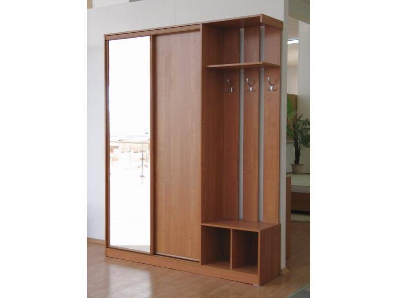 прихожая со шкафом-купе в Нижневартовске