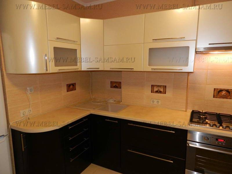 кухня угловая с гнутыми фасадами в Нижневартовске