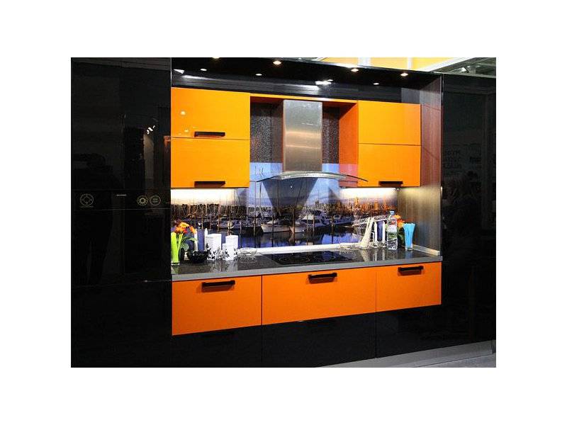 стильная кухня черный/оранжевый в Нижневартовске