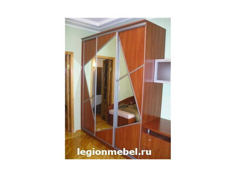 коричневый шкаф-купе с зеркалом в Нижневартовске