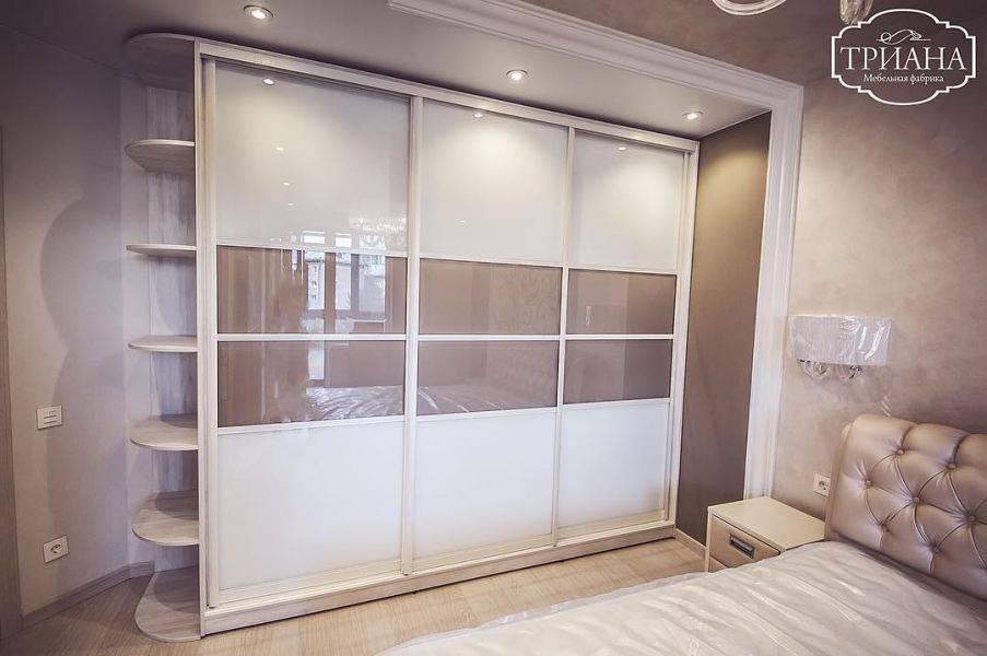 светлый шкаф-купе в Нижневартовске