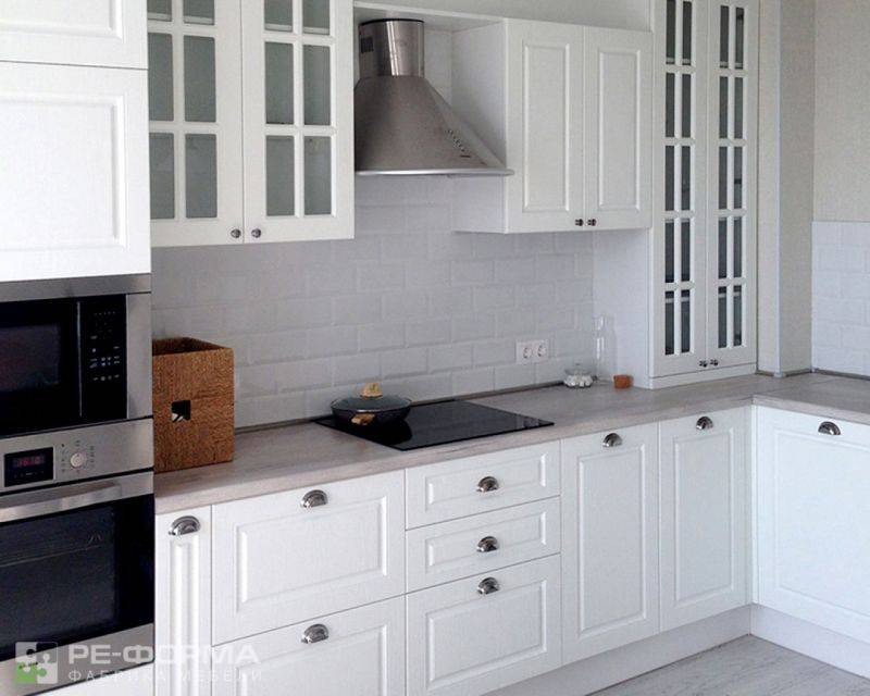 белая классическая кухня 040 в Нижневартовске