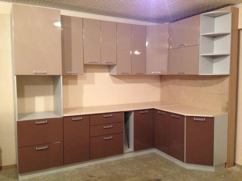 удобный кухонный гарнитур в Нижневартовске