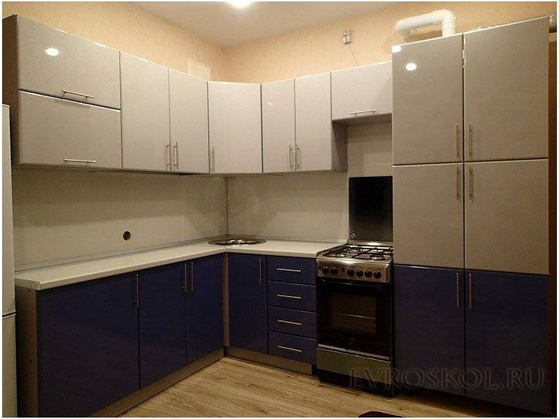 красивая угловая кухня в Нижневартовске