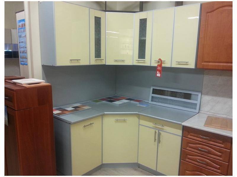 угловая мини-кухня в Нижневартовске