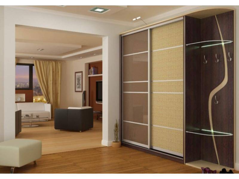 прихожая шкаф-купе с полками из стекла в Нижневартовске