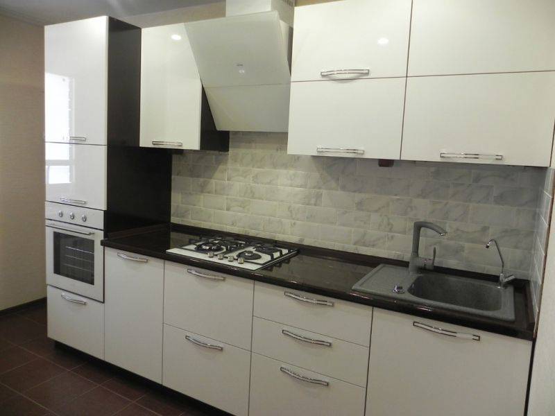 белая прямая кухня в Нижневартовске