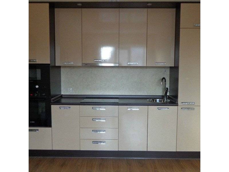 небольшая прямая кухня в Нижневартовске