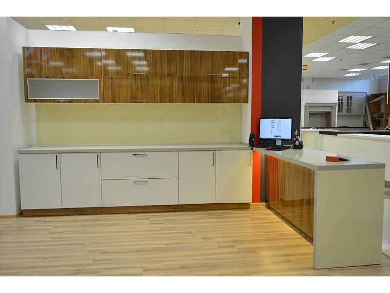 глянцевая прямая кухня в Нижневартовске