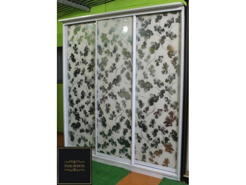 светлый шкаф 3 створки в Нижневартовске