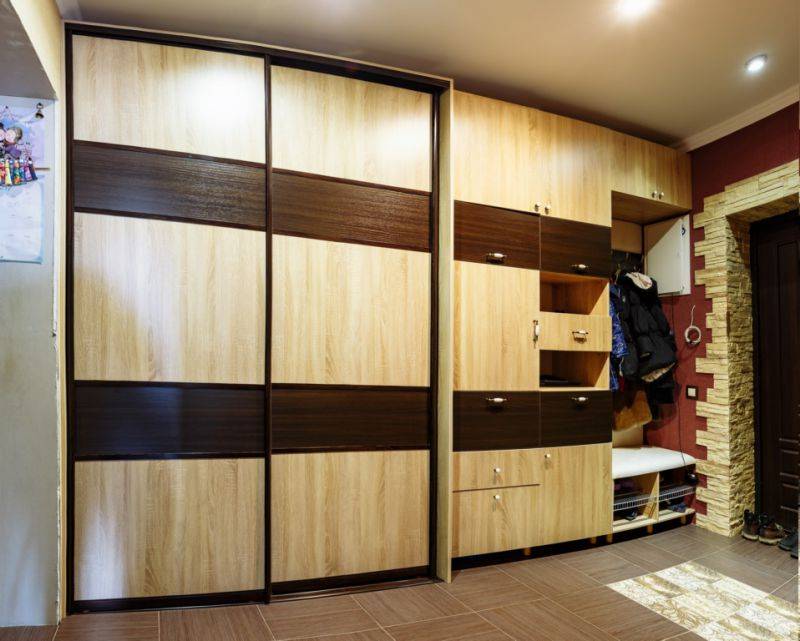 большая прихожая в коридор в Нижневартовске