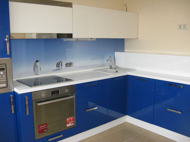 угловая синяя кухня в Нижневартовске