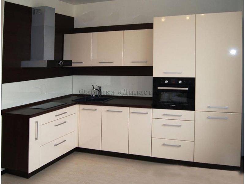 светлая кухня в Нижневартовске