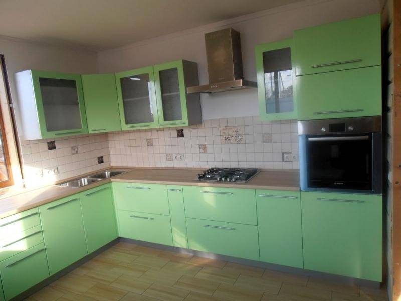 большая угловая кухня в Нижневартовске