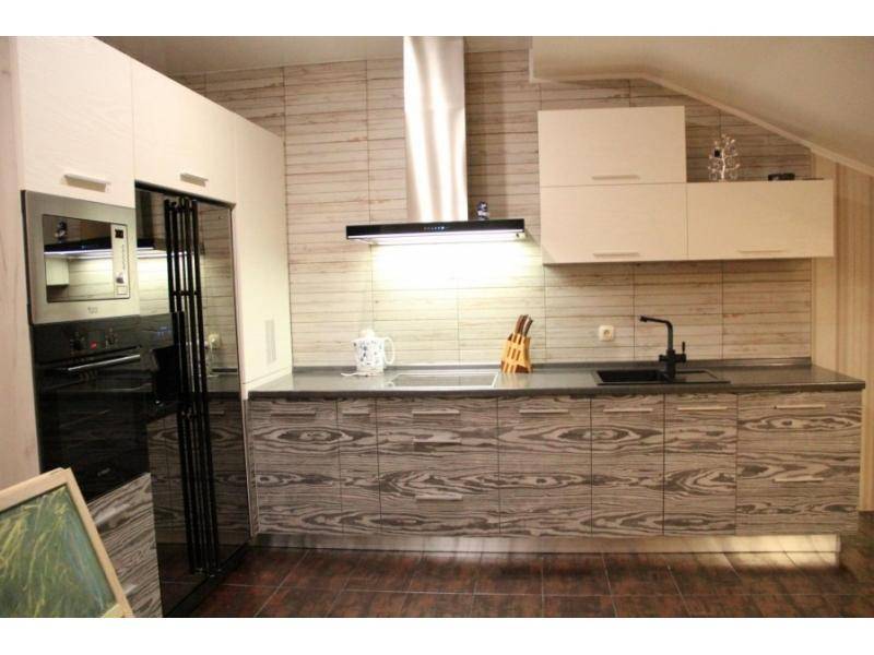 современная подвесная кухня в Нижневартовске