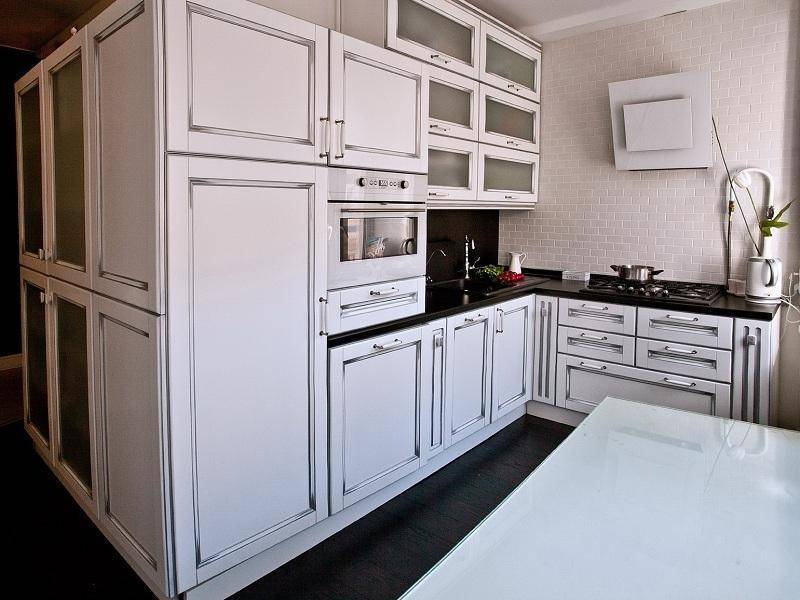 кухонный гарнитур береза цвет белый-патина серебро в Нижневартовске