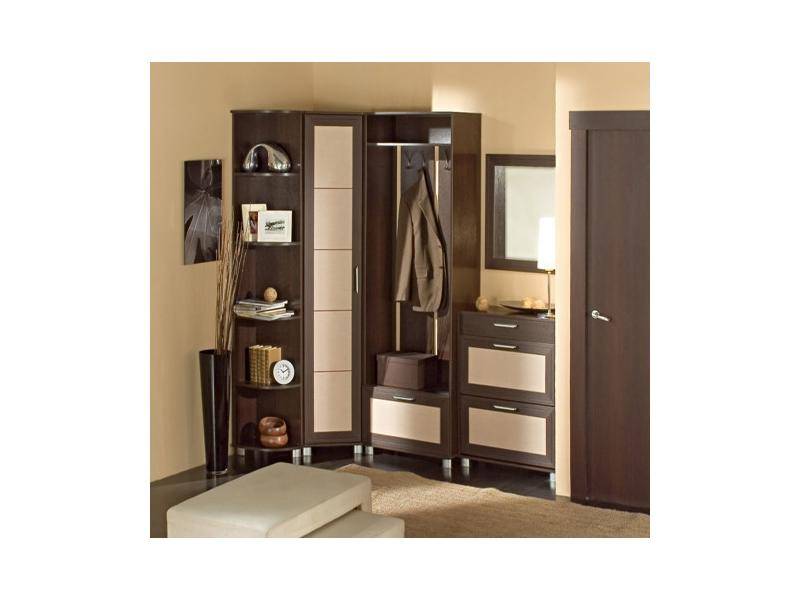 большая угловая прихожая в Нижневартовске