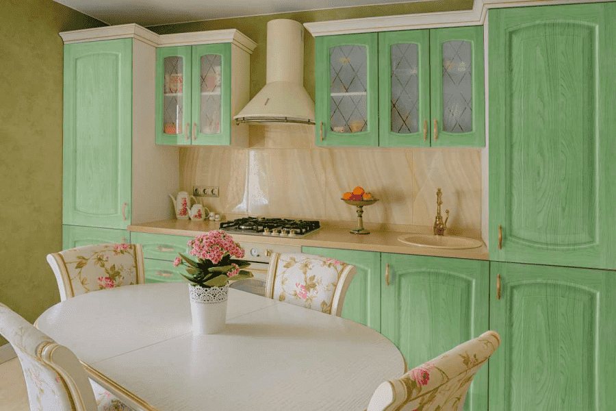 прямая кухня зеленая массив в Нижневартовске