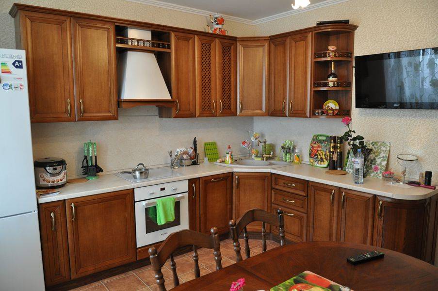 кухня с фасадом из массива ясеня т516 в Нижневартовске