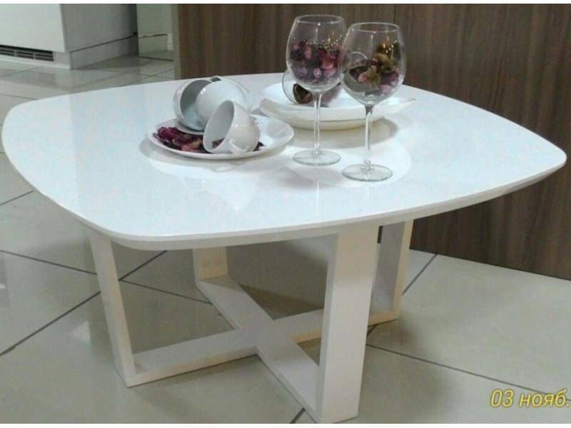 белый столик в Нижневартовске