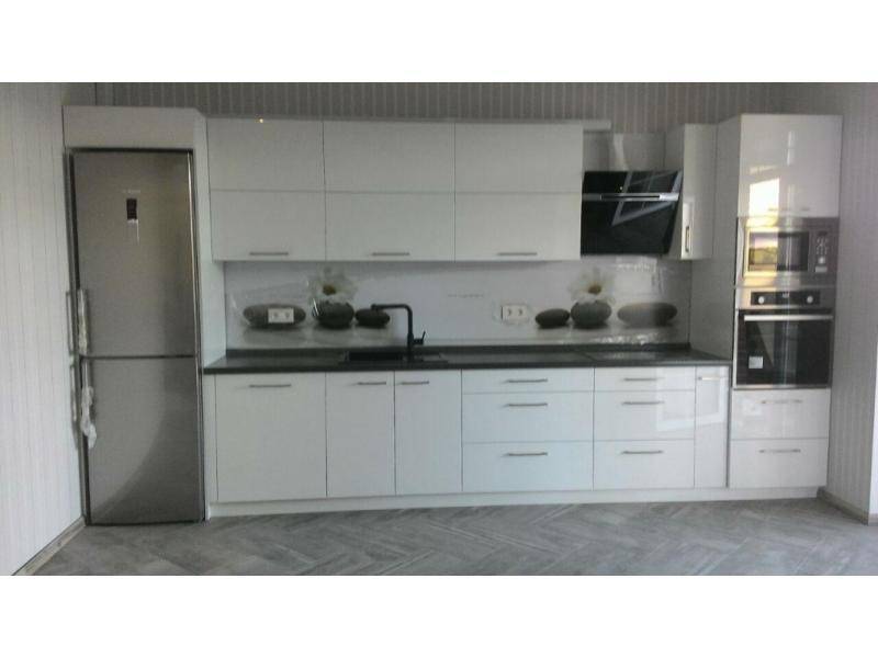 белая глянцевая кухня в Нижневартовске