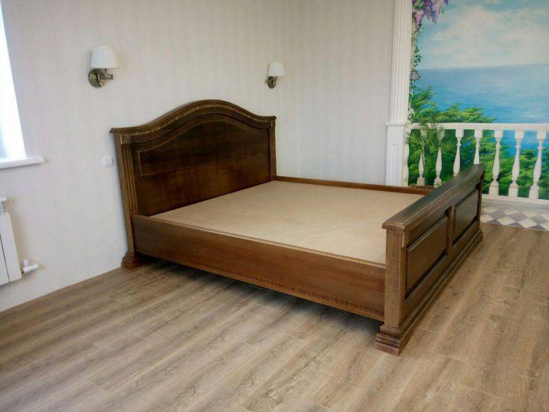 кровать двуспальная из дерева в Нижневартовске