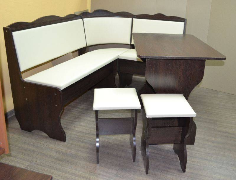 кухонный уголок миссия, венге темный, к/з молочный в Нижневартовске