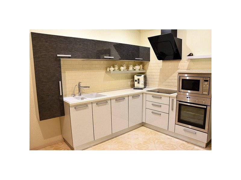 стильная компактная кухня в Нижневартовске