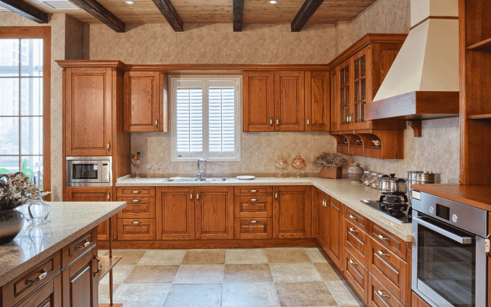 кухня из массива дерева в Нижневартовске