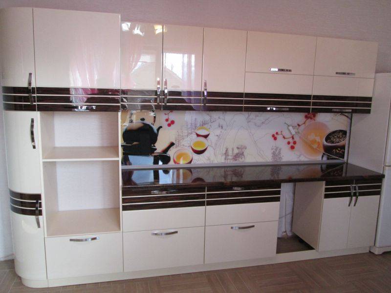 прямая глянцевая кухня в Нижневартовске