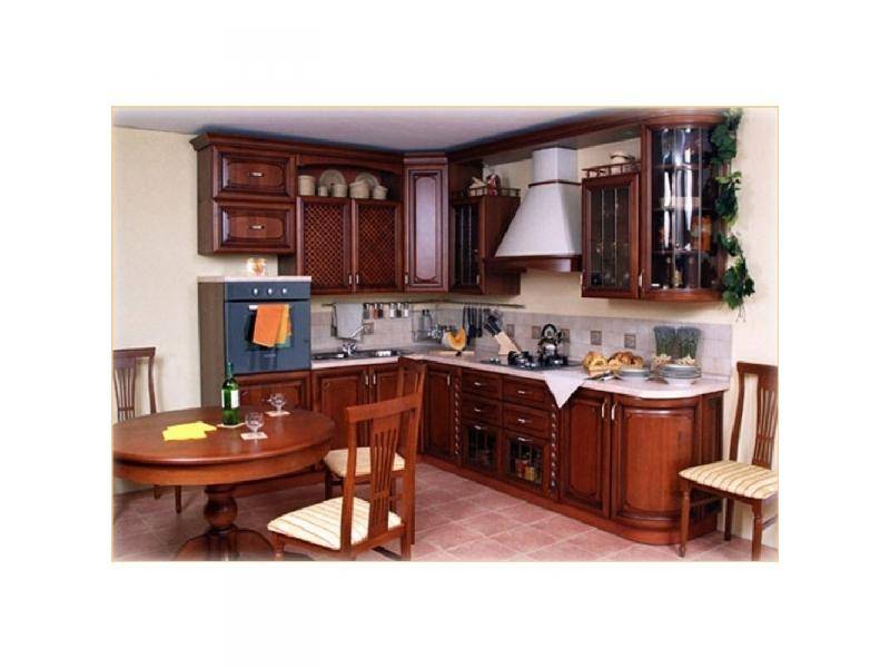 кухонный гарнитур угловой массив в Нижневартовске