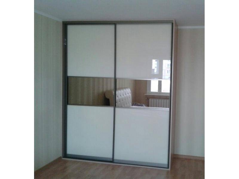 светлый шкаф-купе в Нижневартовске