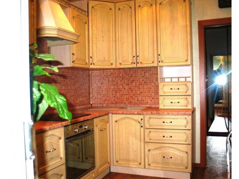 угловая классическая кухня в Нижневартовске