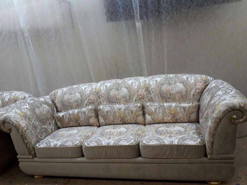 красивый диван в классическом стиле в Нижневартовске