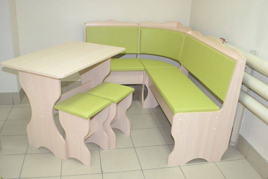 кухонный уголок миссия с полкой в Нижневартовске