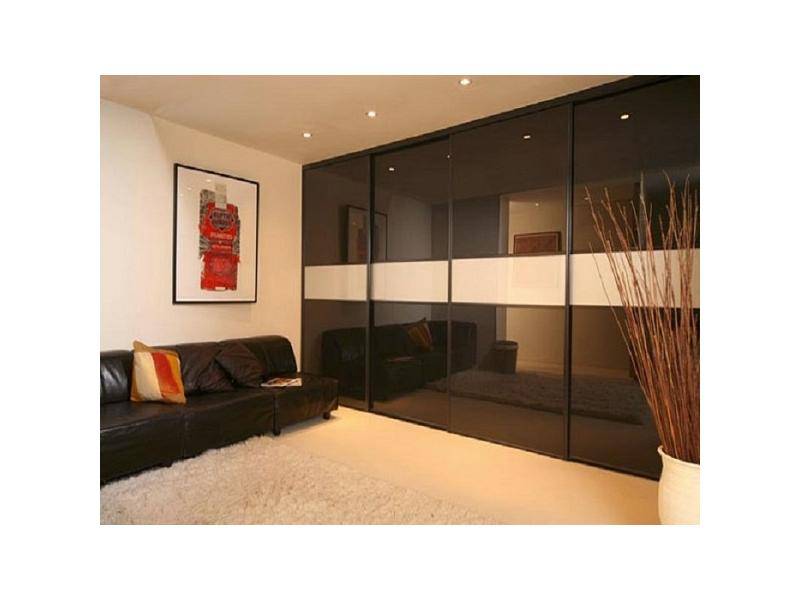 стильный шкаф-купе с подсветкой в Нижневартовске