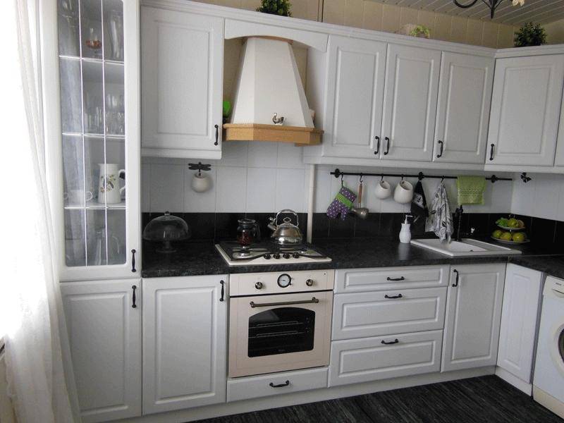 классическая белая кухня в Нижневартовске