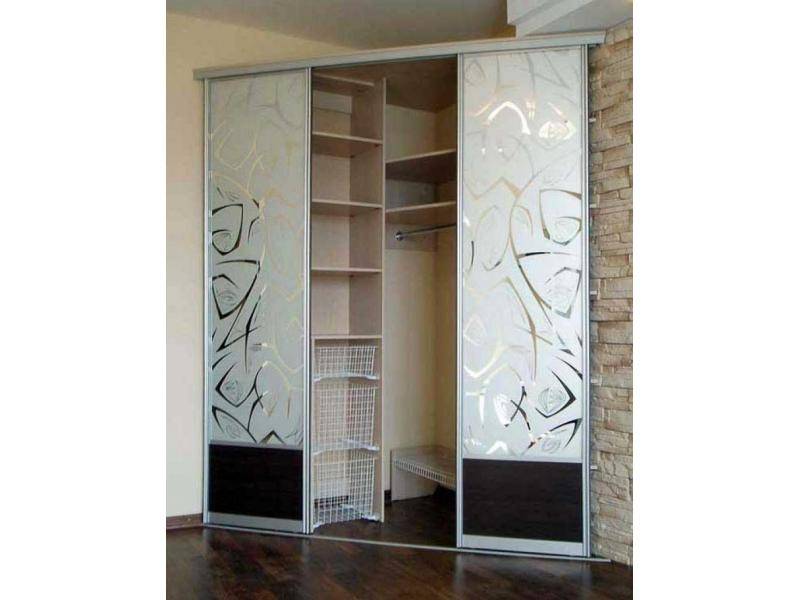 шкаф - купе угловой с пескоструем в Нижневартовске