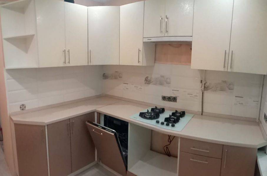 бежевая угловая кухня в Нижневартовске