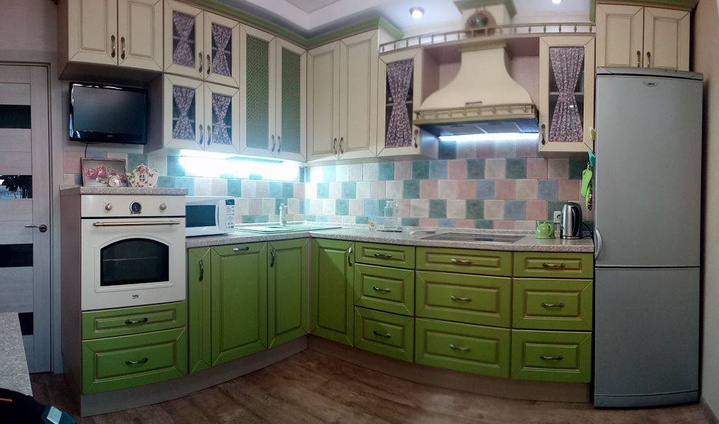 удобная угловая кухня в Нижневартовске